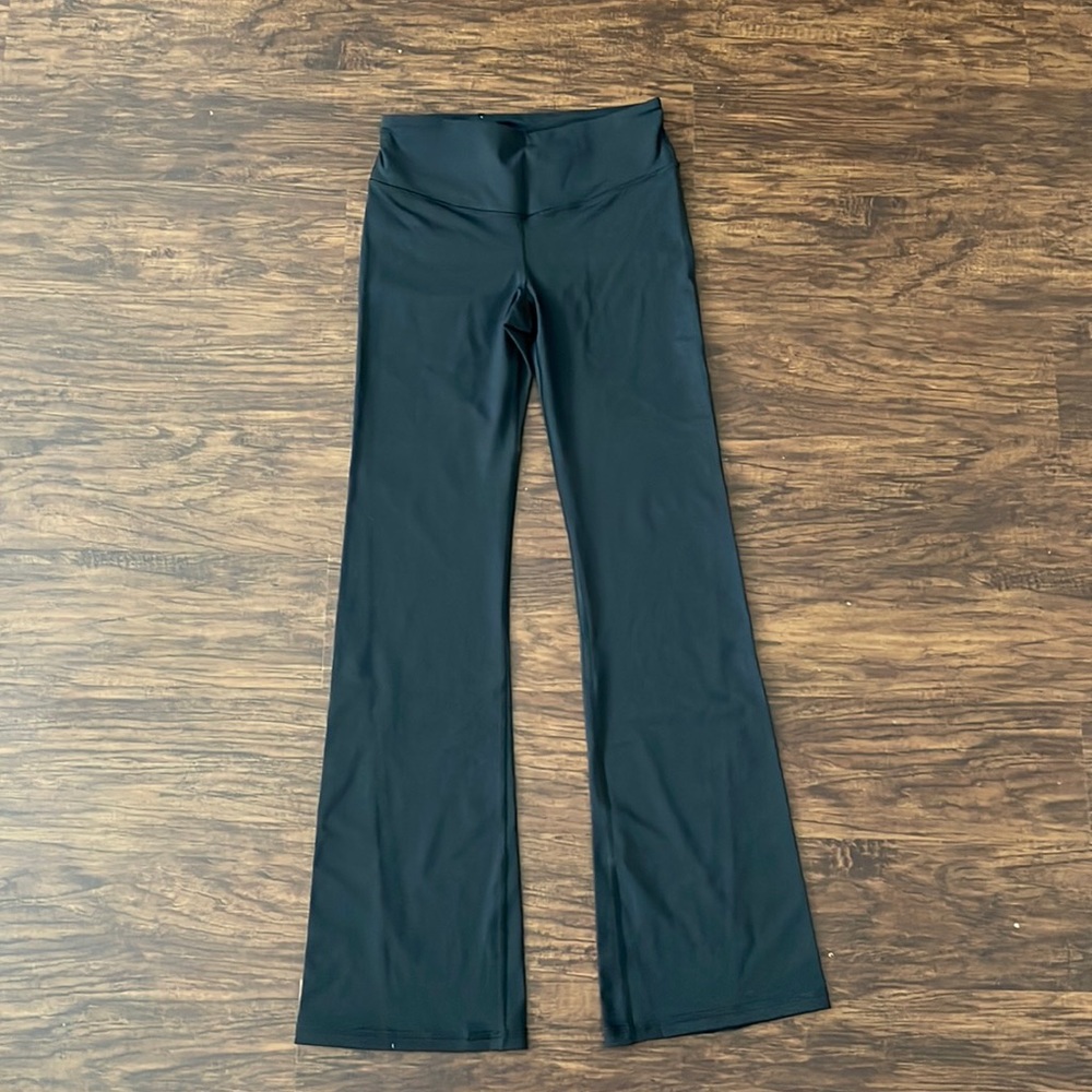 NWOT Victoria’s Secret Sport Black Flared Yoga Pant